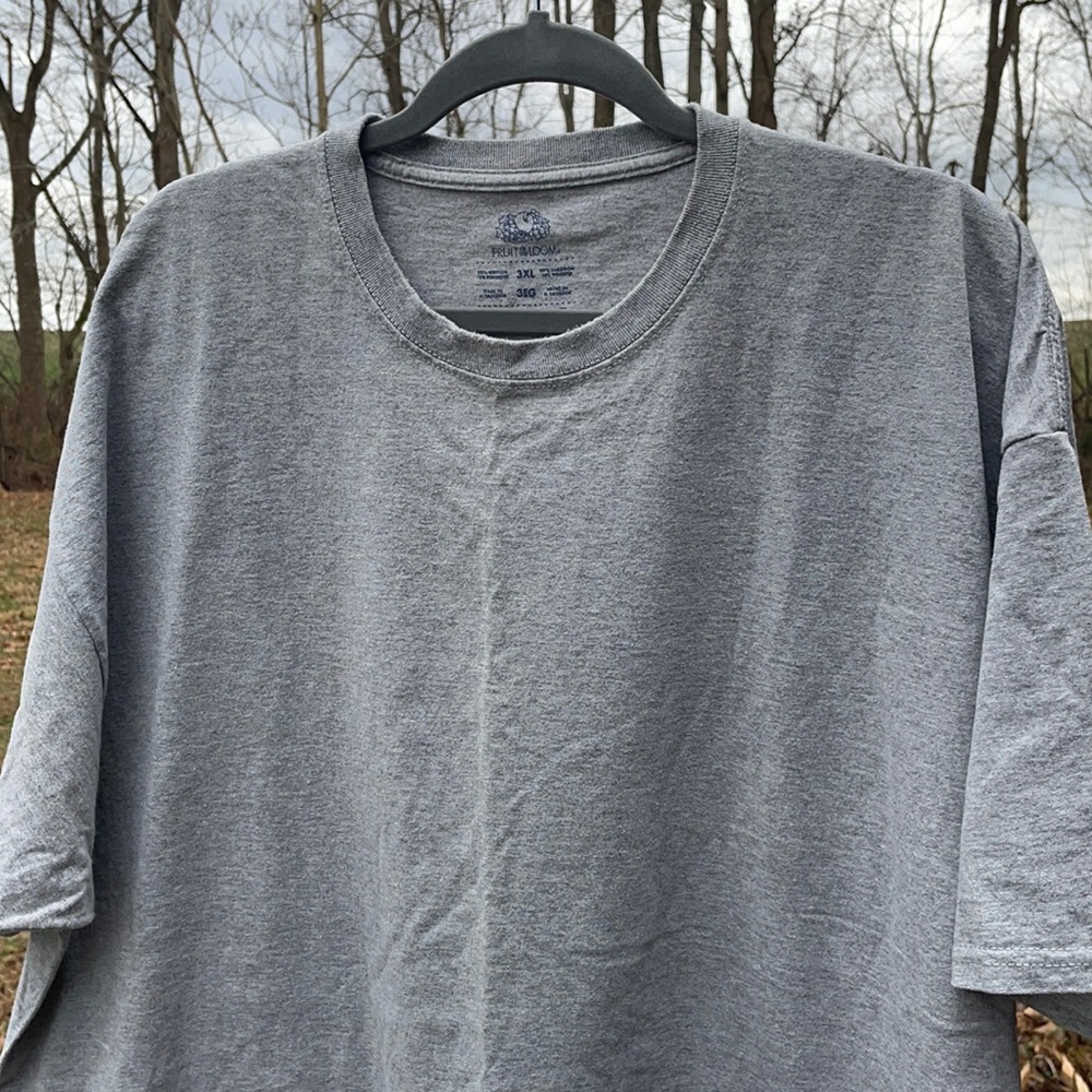 NEVER WORN Fruit of the Loom Tshirt